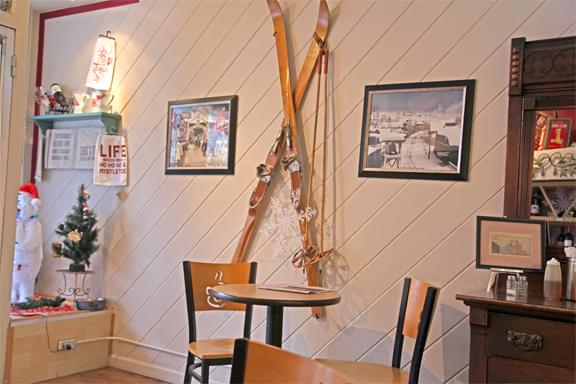 small table and chairs with winter decor