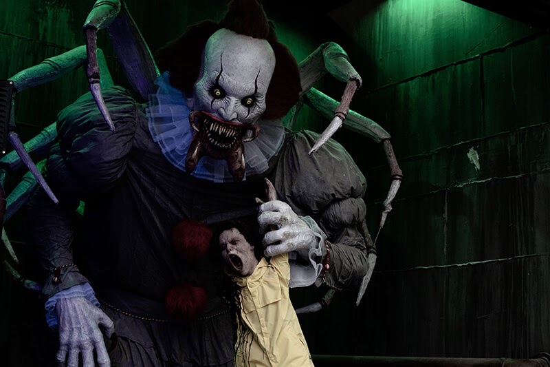 13th Floor Haunted House in Florida spider joker torturing a boy