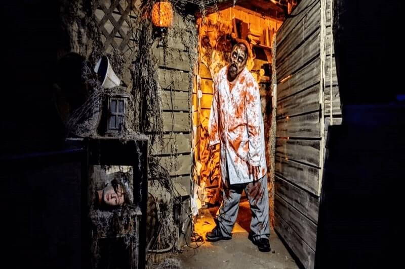Haunted Hills Estate Scream Park haunted house in Pennsylvania featured image