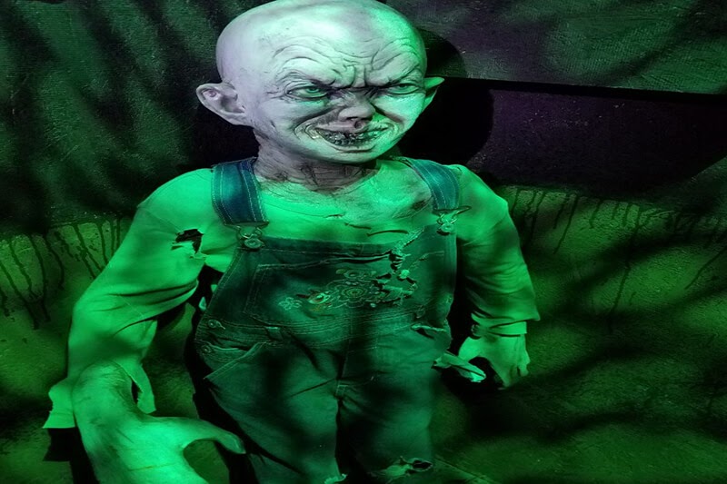 Horror Theater Haunted House, Scary Monster Kid