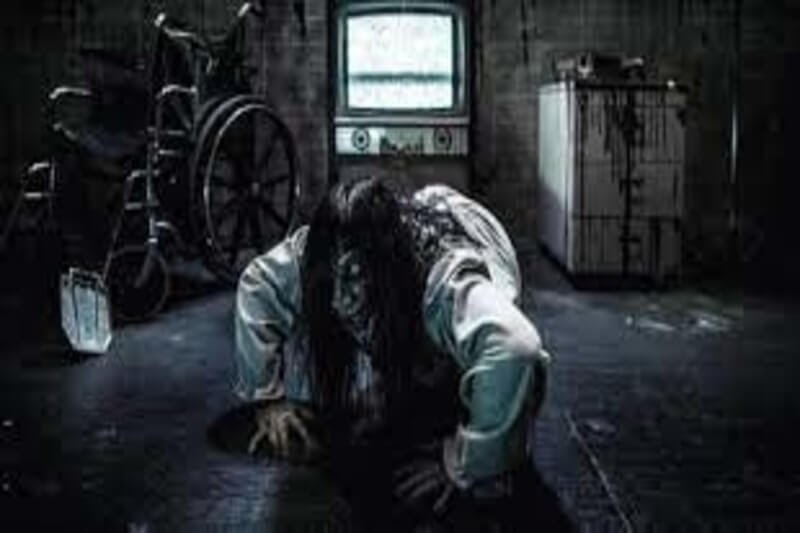 Jackson's Underworld haunted house in Michigan ghost crawling