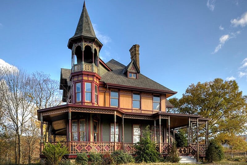 Kreischer Mansion haunted house in New York featured image