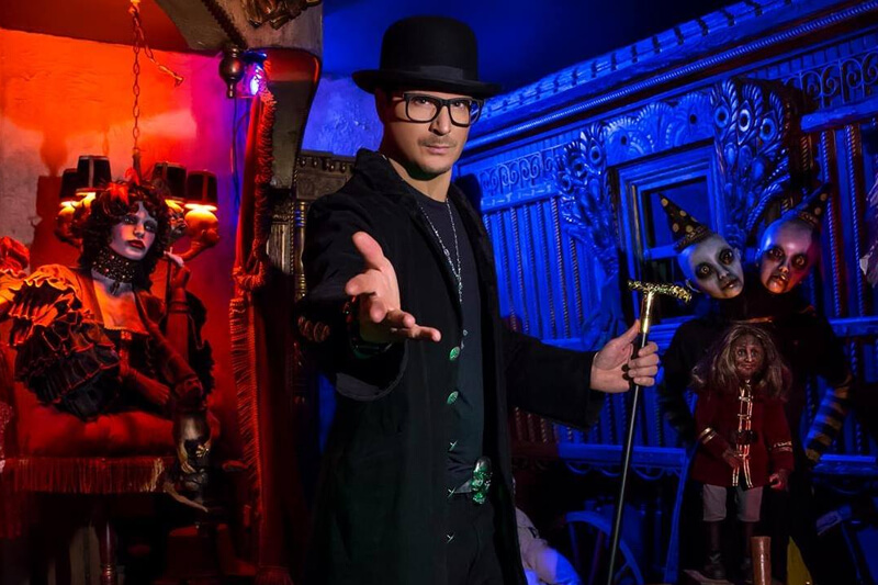 Zak Bagans' The Haunted Museum haunted house in Nevada magician welcoming
